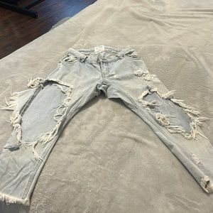 Smoke free I bought it here just I never wore it